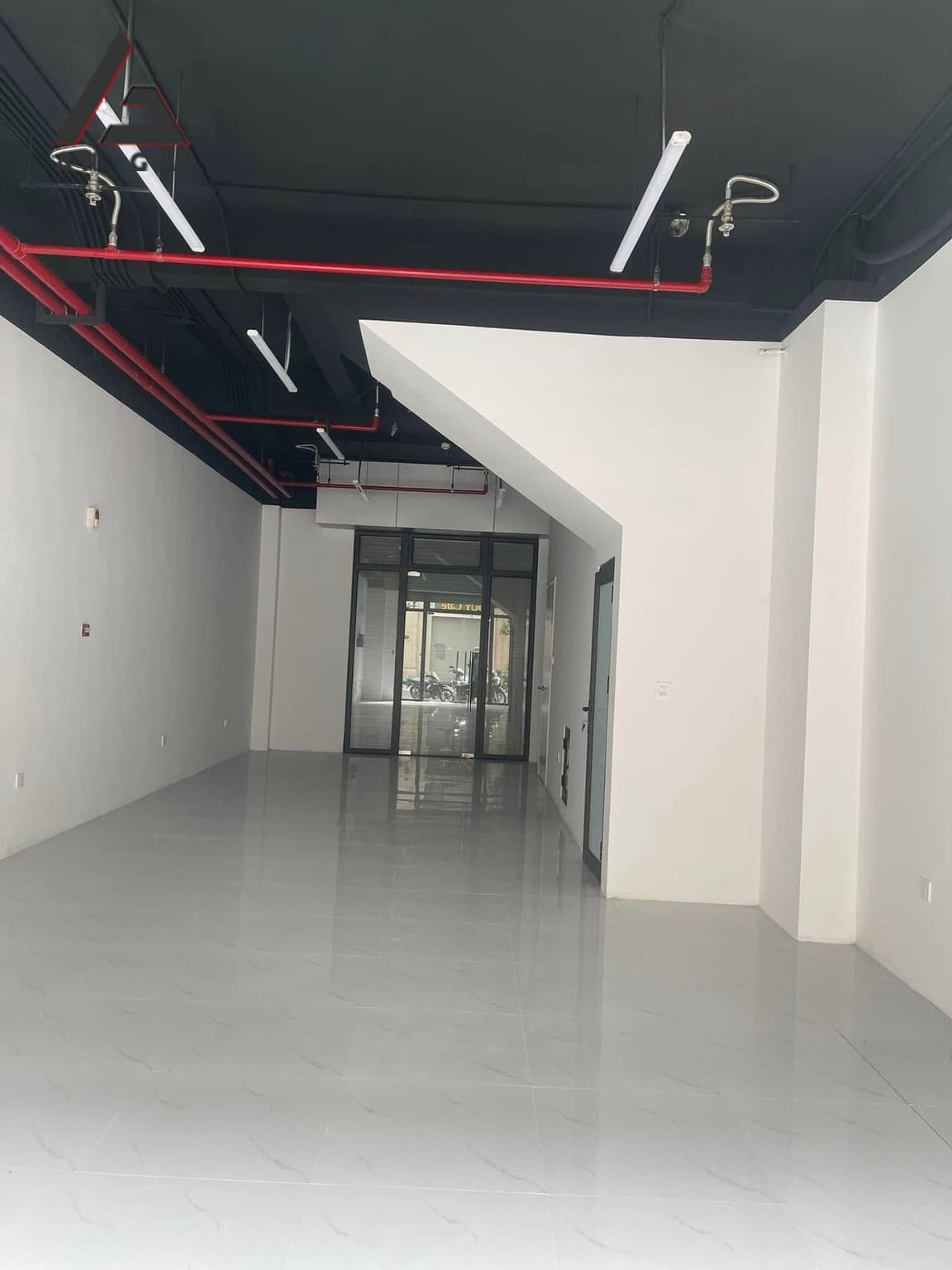 thi c&ocirc;ng ho&agrave;n thiện Vinhomes